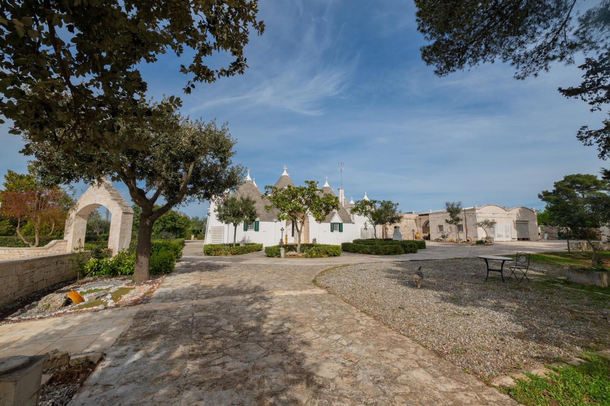 צ'יסטרנינו Trullo Degli Anelli In Masseria מראה חיצוני תמונה